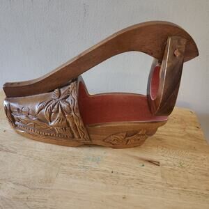 VINTAGE WOODEN WINE BOTTLE HOLDER